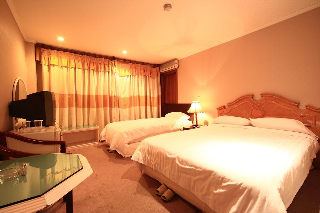 Lake Hills Hotel Songnisan Boeun Pokoj fotografie
