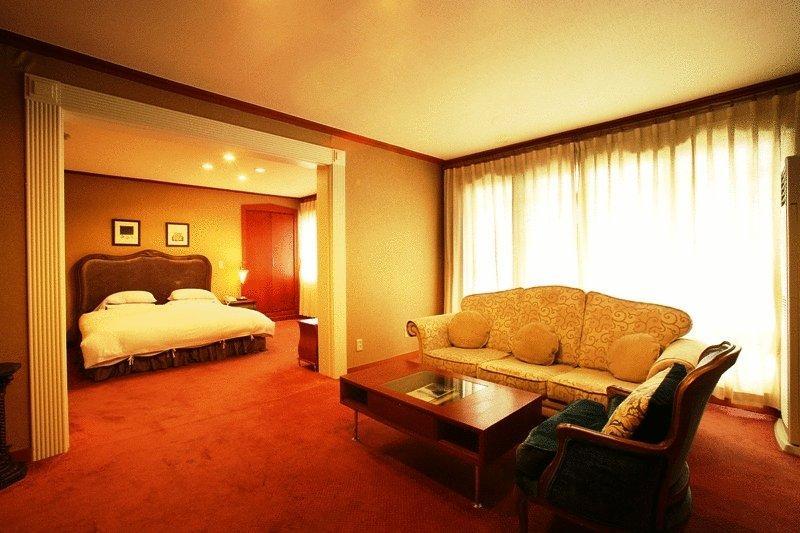 Lake Hills Hotel Songnisan Boeun Pokoj fotografie